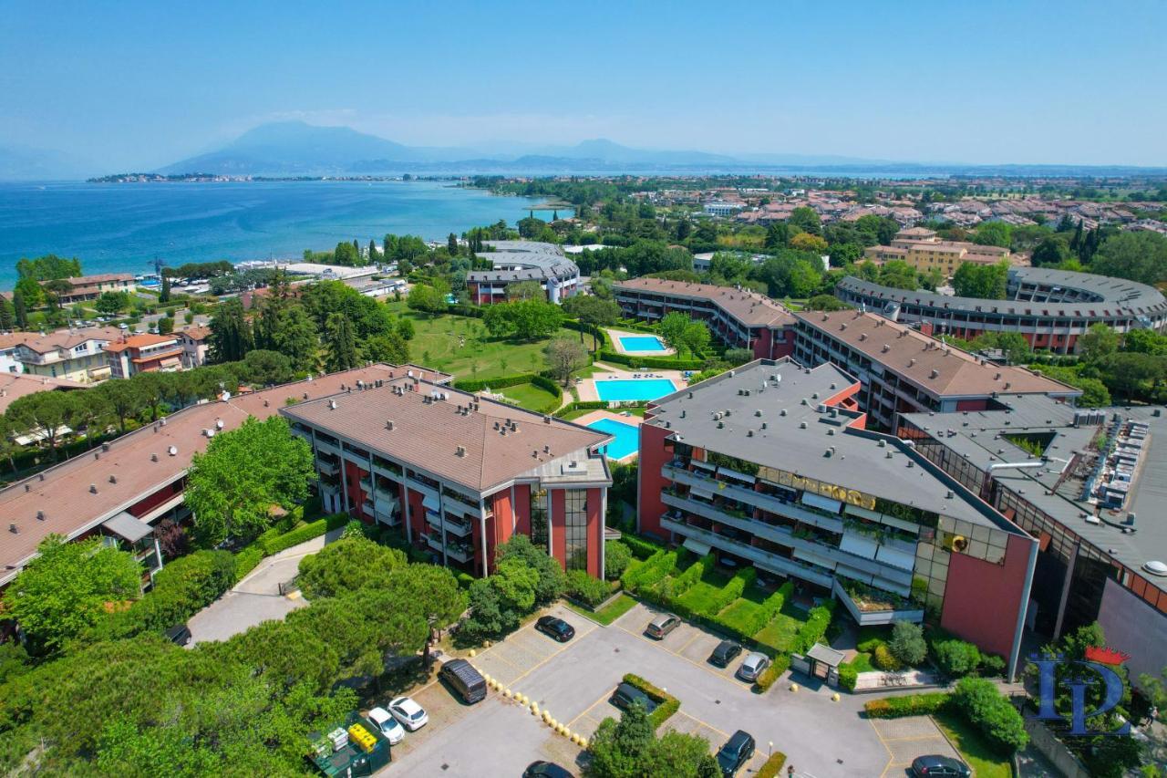 Desenzanoloft Official Partner Marriott Homes & Villas - Dolce Vita With Garden And Pools ديسينسانو ديل غاردا المظهر الخارجي الصورة